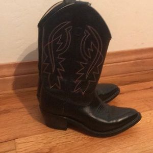 Boys cowboy boots 👢